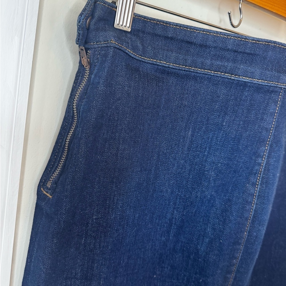 Ann Taylor Factory denim pencil
Skirt 10 Petite - Picture 7 of 7